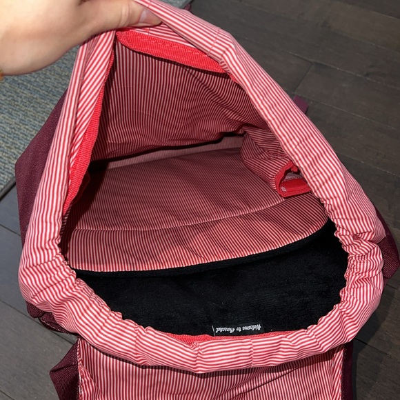 Herschel maroon backpack in maroon - Picture 3 of 4